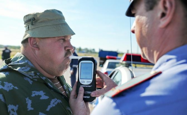 Чтобы искоренить пьянство за рулем, достаточно убрать ГАИ с дорог Чтобы искоренить пьянство за рулем, достаточно убрать ГАИ с дорог