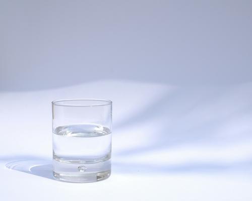 Уличную еду и воду лучше не покупать
