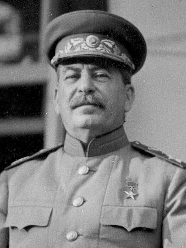 Политический ход конём: почему Сталин не видел в Гитлере союзника Политический ход конём: почему Сталин не видел в Гитлере союзника